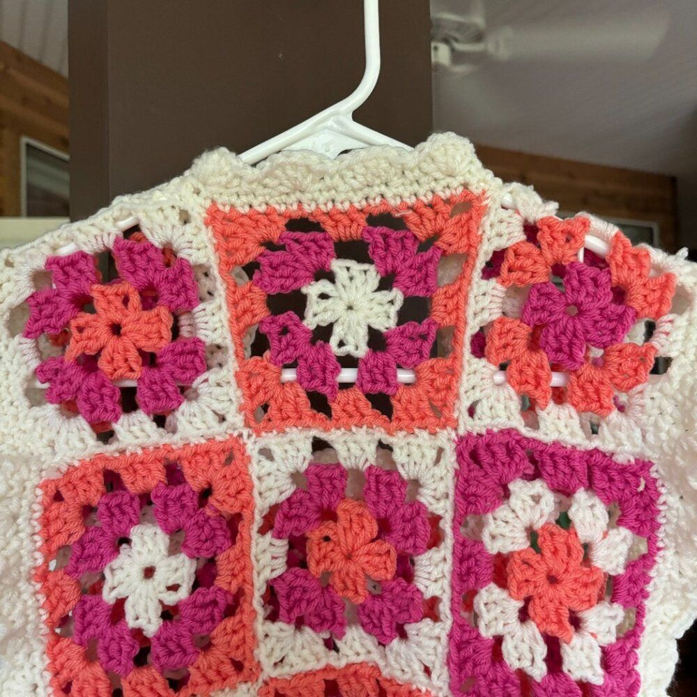 Vest Women S/M Granny Square Pink Orange White Crochet Light Spring - Picture 11 of 13